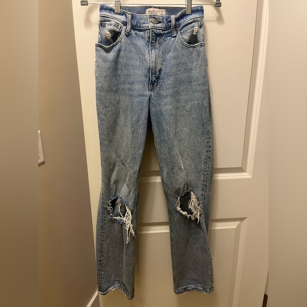 The 90s Straight Jean